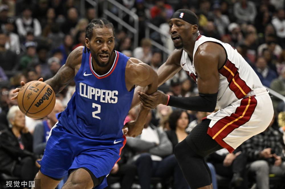 运动员在高 运动员在高